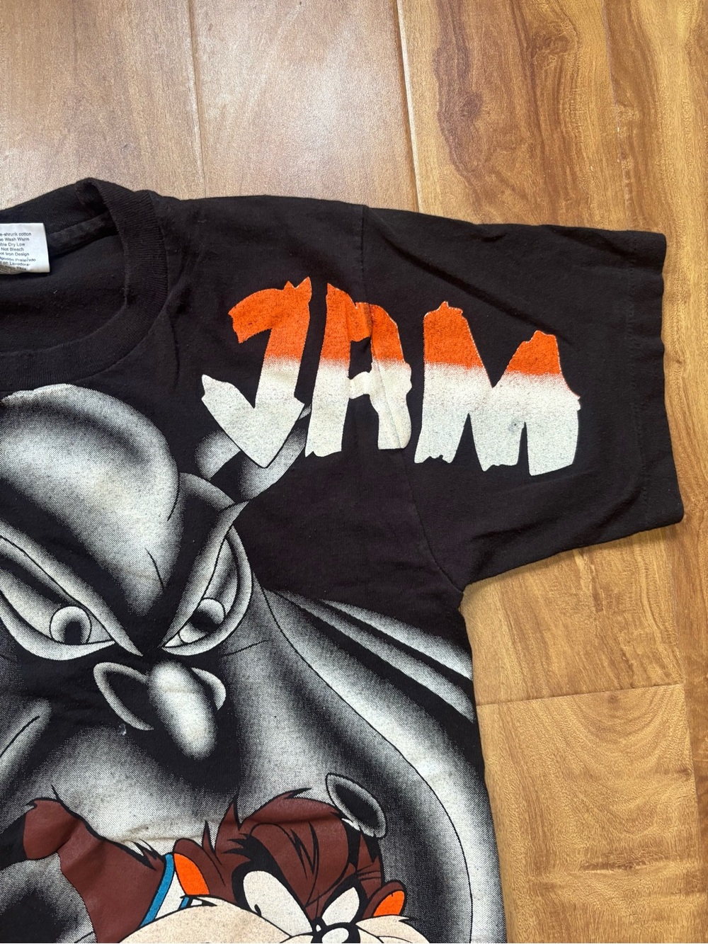 Warner Bros. 1996 Black & Orange Space Jam Graphic Tee with Taz & Bugs - Picture 11 of 16